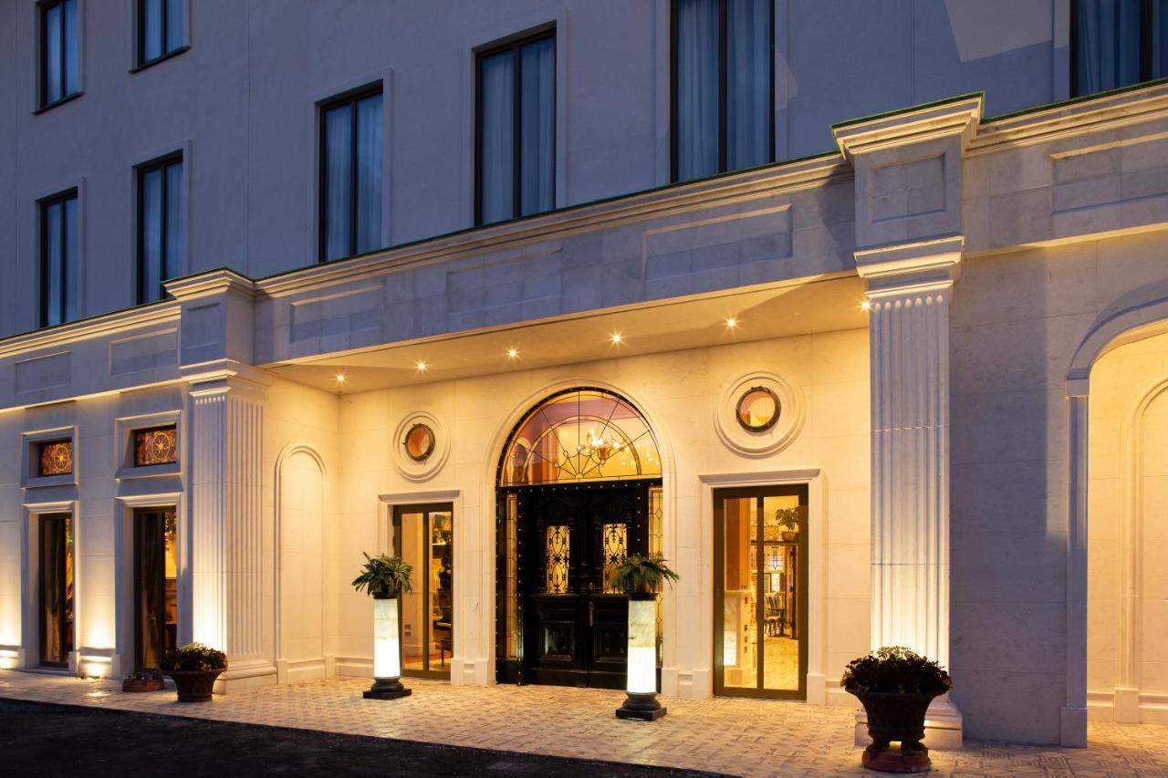 Lawlors Hotel Naas Bagian luar foto
