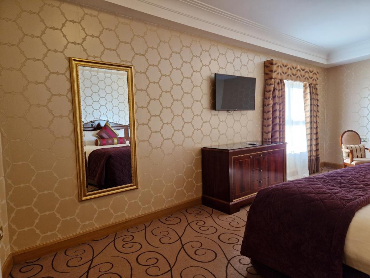 Lawlors Hotel Naas Bagian luar foto