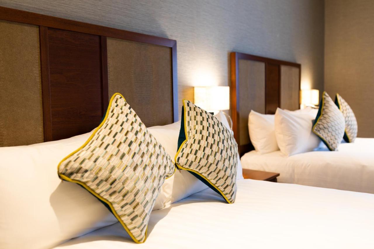 Lawlors Hotel Naas Bagian luar foto