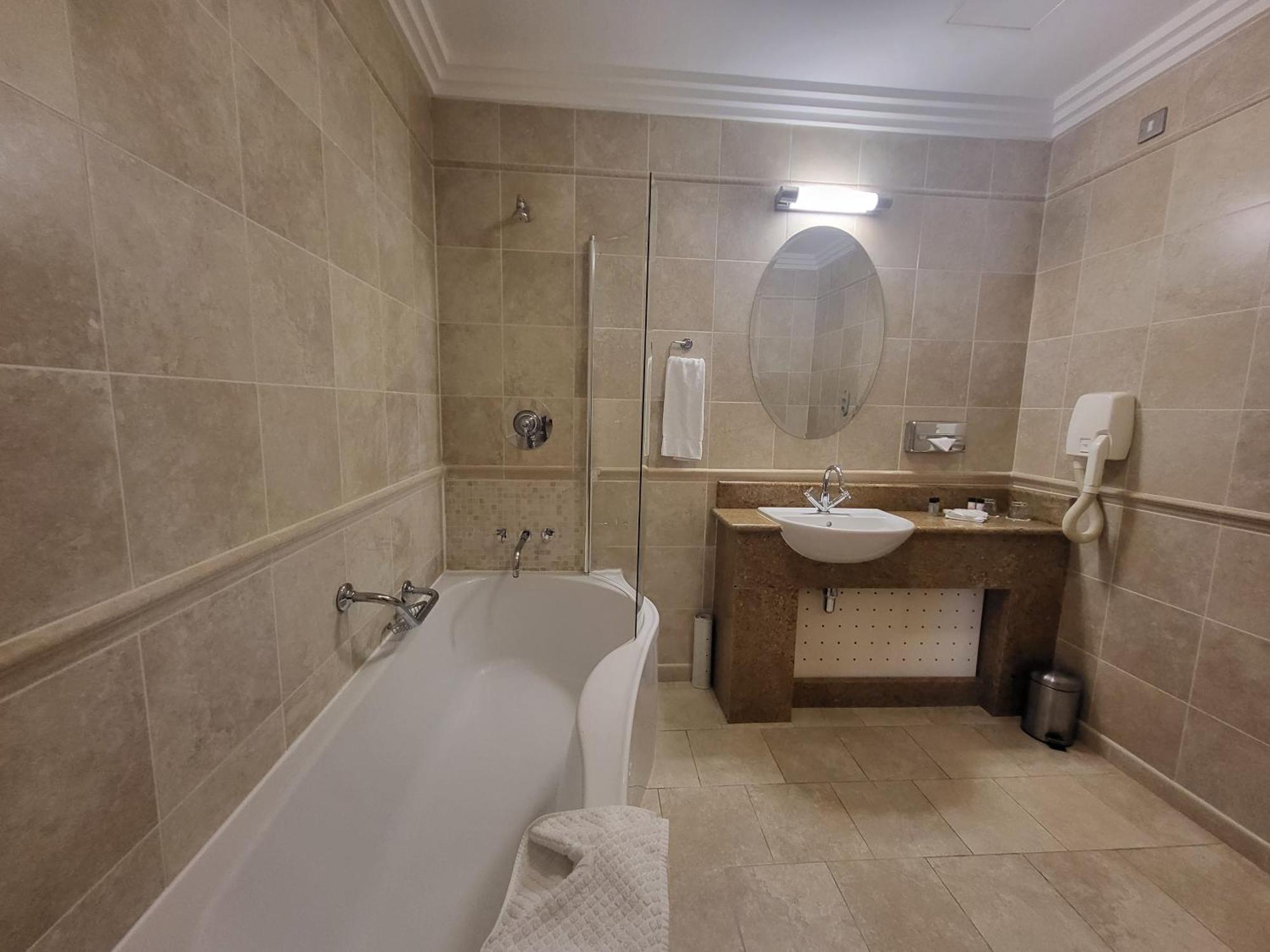 Lawlors Hotel Naas Bagian luar foto