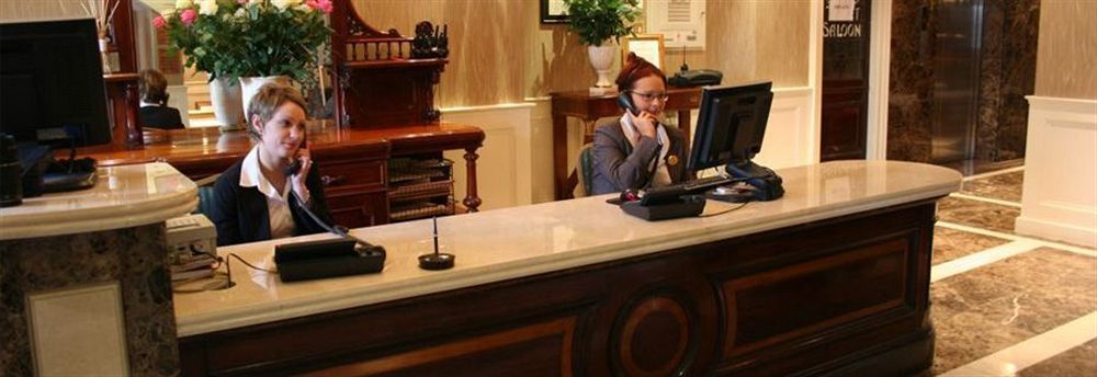 Lawlors Hotel Naas Bagian luar foto