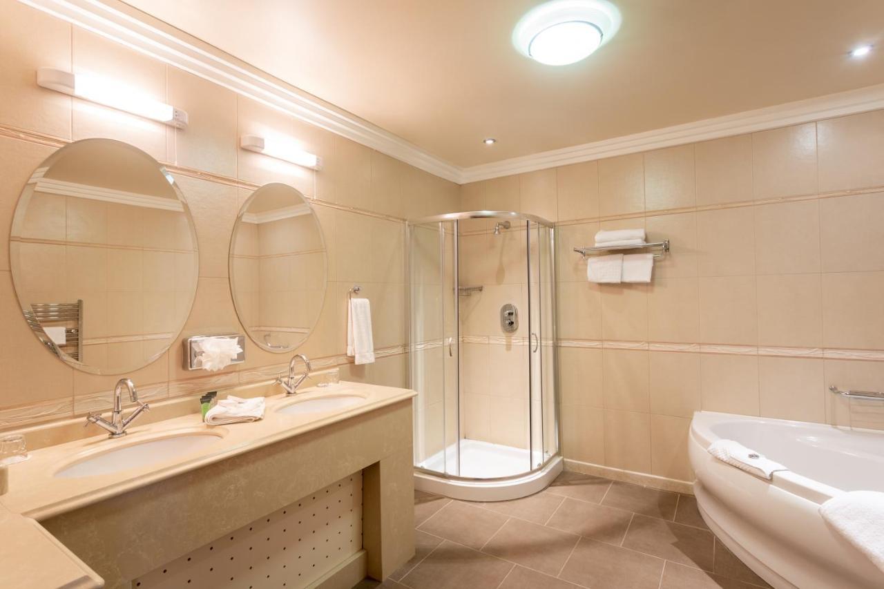 Lawlors Hotel Naas Bagian luar foto